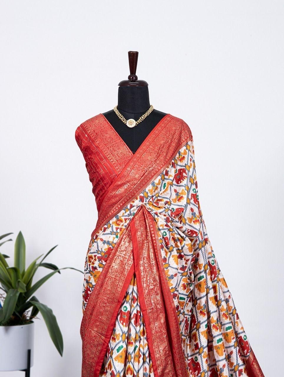 Dola Silk Sari made with Geometric Design and Foil Work