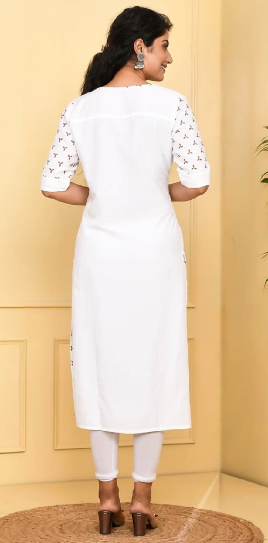 Printed Rayon Straight Cut Kurta in White with White leggings